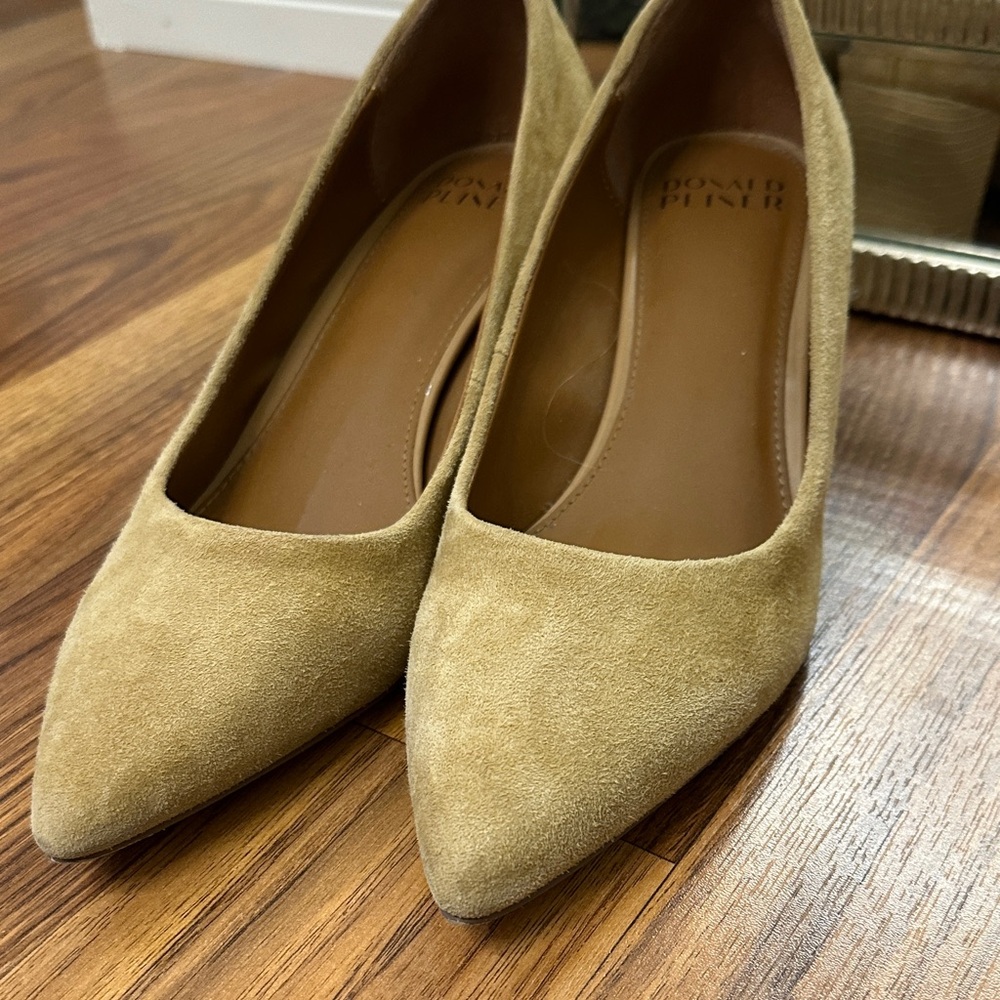 Donald J. Pliner Tan Heels Elegant Suede Design